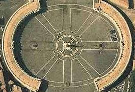 The image “http://www.log24.com/log/pix05/050403-StPetersSq.jpg” cannot be displayed, because it contains errors.